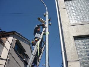 東大阪市の自治会での街頭防犯カメラ設置工事4