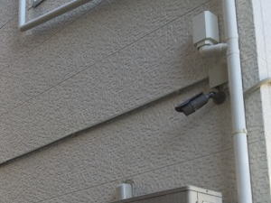 大阪市西成区の美容室での防犯カメラ設置工事1