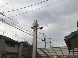 京都市西京区の個人住宅での防犯カメラ配線処理工事1